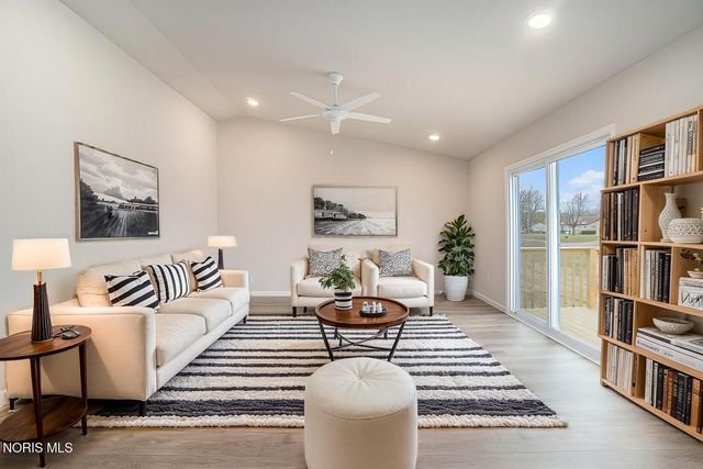 2049 Pear Tree Lane, Delta, OH 43515