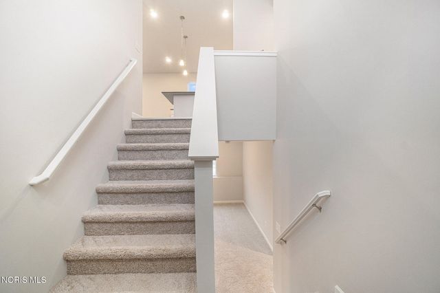 2049 Pear Tree Lane, Delta, OH 43515