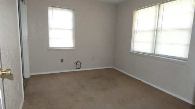 2205 NW 46th St, Lawton, OK 73505