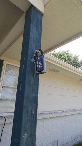 2205 NW 46th St, Lawton, OK 73505