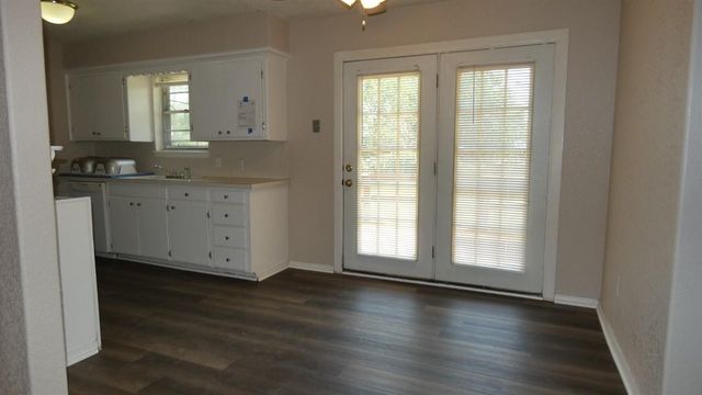 2205 NW 46th St, Lawton, OK 73505