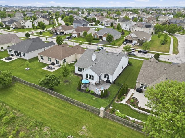 15932 S Selfridge Circle, Plainfield, IL 60586