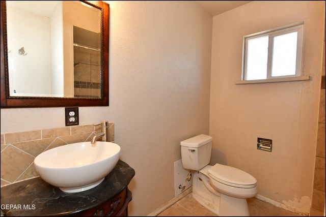 11760 Flor Maguey Road, Socorro, TX 79927