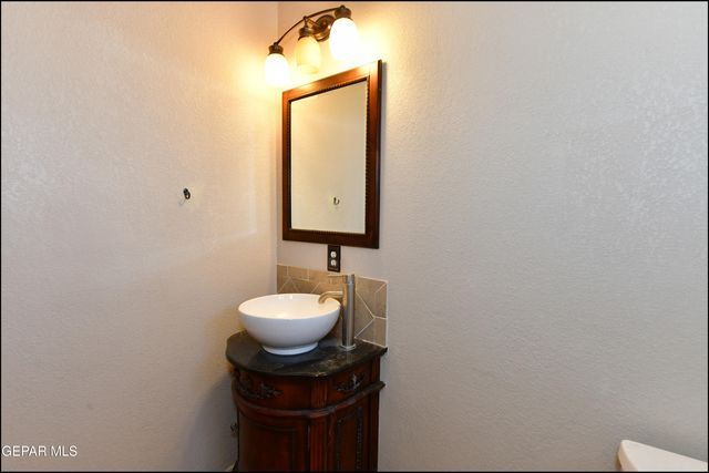 11760 Flor Maguey Road, Socorro, TX 79927