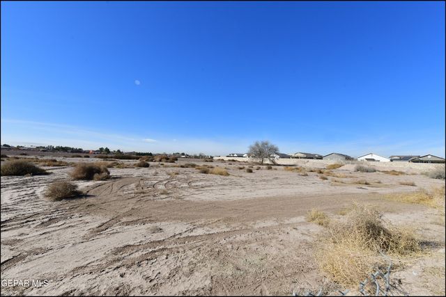 11760 Flor Maguey Road, Socorro, TX 79927