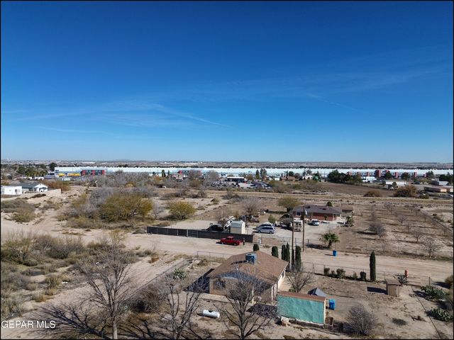 11760 Flor Maguey Road, Socorro, TX 79927