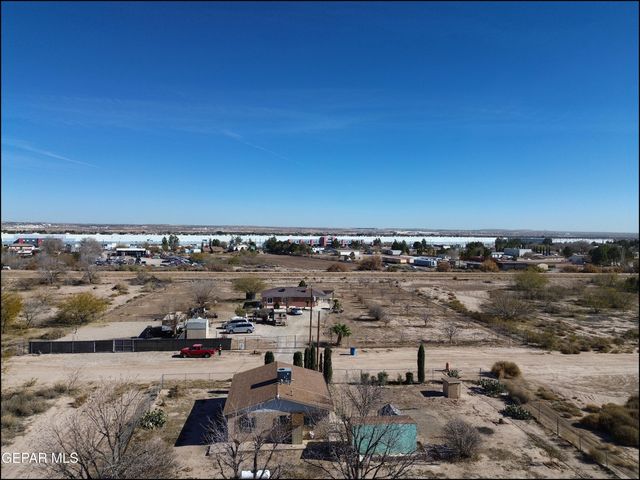 11760 Flor Maguey Road, Socorro, TX 79927
