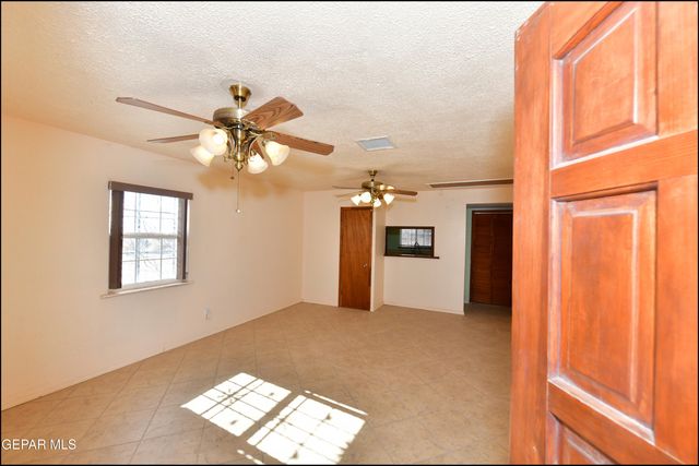 11760 Flor Maguey Road, Socorro, TX 79927