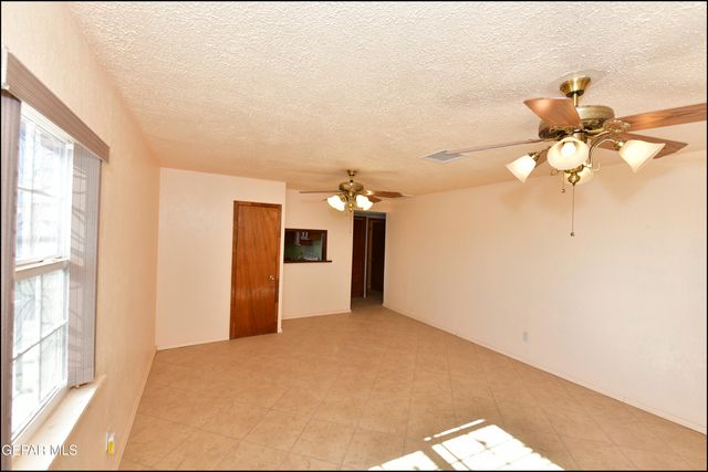 11760 Flor Maguey Road, Socorro, TX 79927