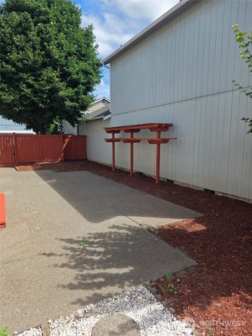 1626 Sundrop Lane SE, Tumwater, WA 98501