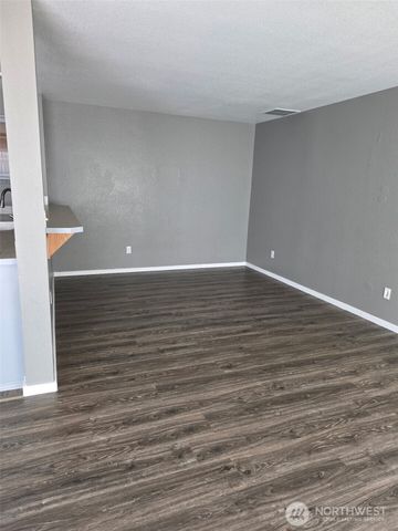 1626 Sundrop Lane SE, Tumwater, WA 98501