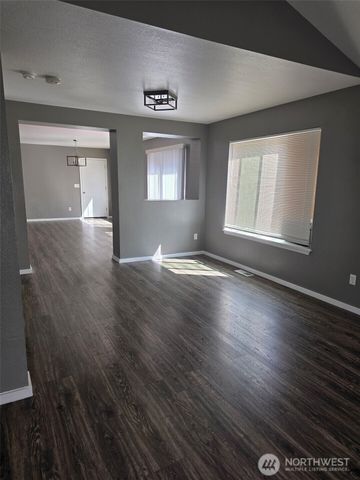 1626 Sundrop Lane SE, Tumwater, WA 98501