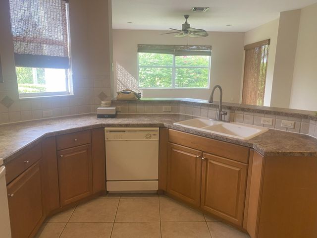 906 Mariner Bay Boulevard, Fort Pierce, FL 34949