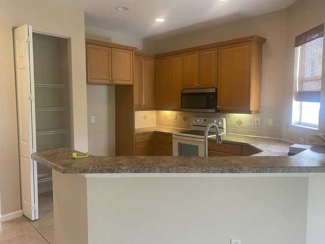 906 Mariner Bay Boulevard, Fort Pierce, FL 34949