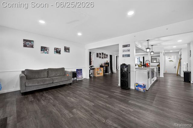 20101 Briarcliff Road, Detroit, MI 48221