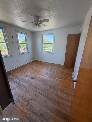 8055 PARK HAVEN RD, Dundalk, MD 21222