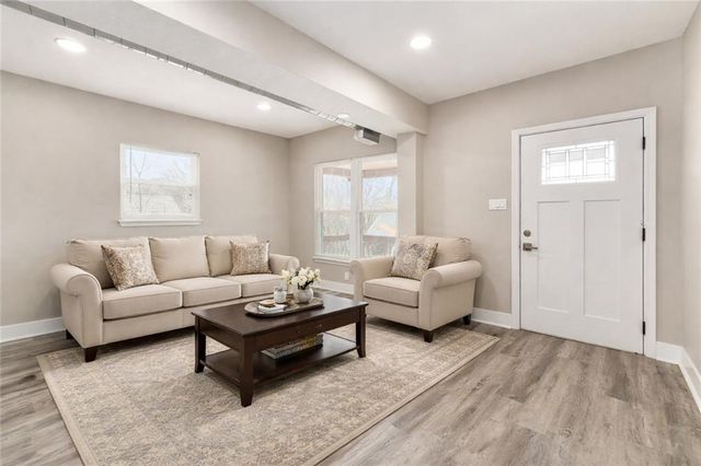 2313 Michigan Avenue, Kansas City, MO 64127