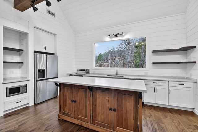1772 River Road, Mineral Bluff, GA 30559
