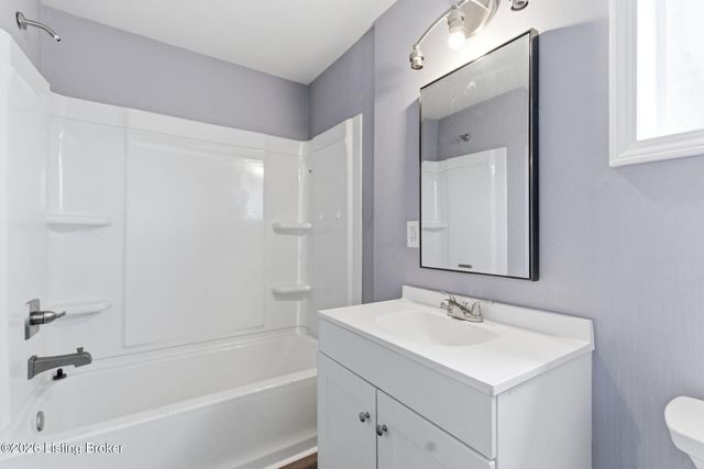 3706 Kramers Ln, Louisville, KY 40216