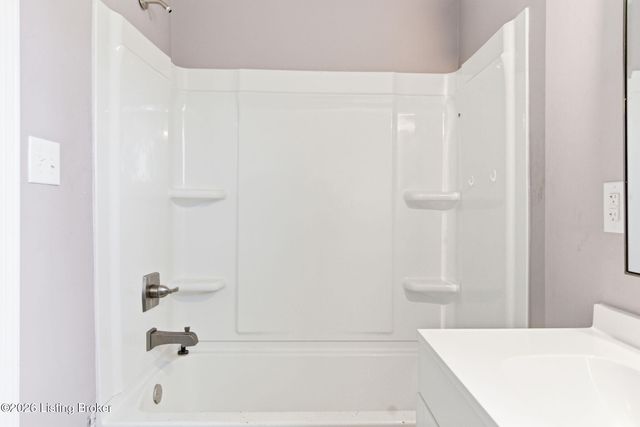 3706 Kramers Ln, Louisville, KY 40216