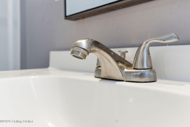 3706 Kramers Ln, Louisville, KY 40216