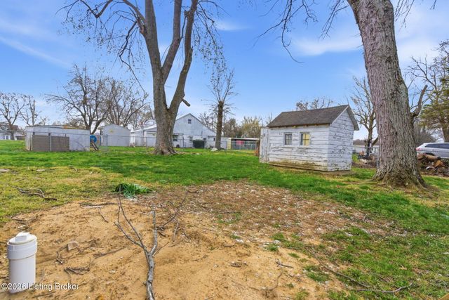 3706 Kramers Ln, Louisville, KY 40216