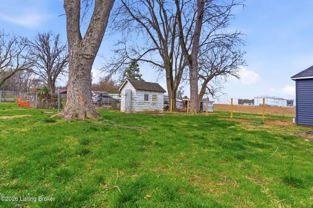 3706 Kramers Ln, Louisville, KY 40216