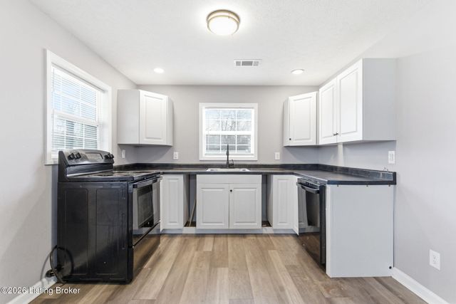 3706 Kramers Ln, Louisville, KY 40216