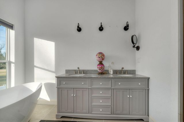 54 South Street, Cape Fair, MO 65624