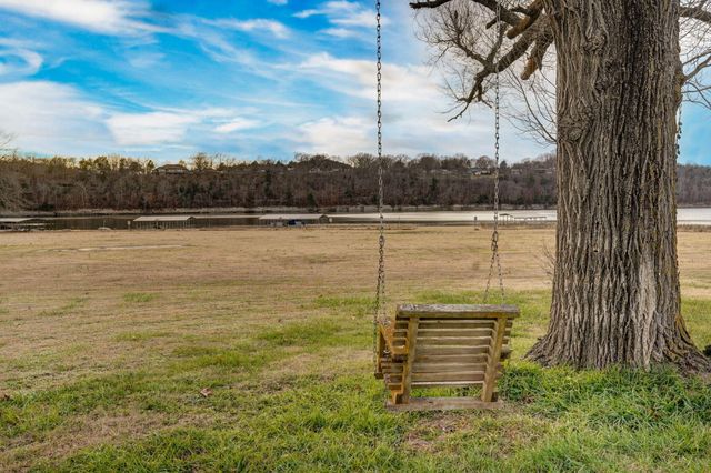 54 South Street, Cape Fair, MO 65624