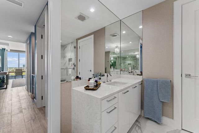 3730 N Ocean Drive 9d, Singer Island, FL 33404