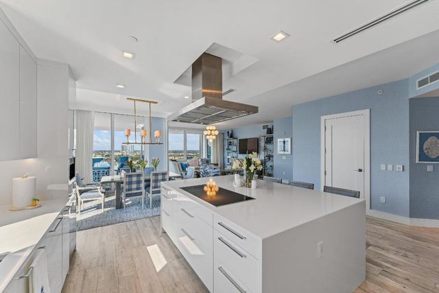 3730 N Ocean Drive 9d, Singer Island, FL 33404