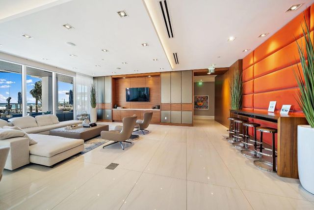 3730 N Ocean Drive 9d, Singer Island, FL 33404