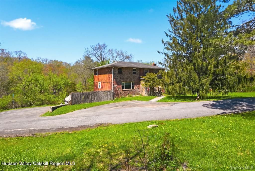 131 New York 208, New Paltz, NY 12561