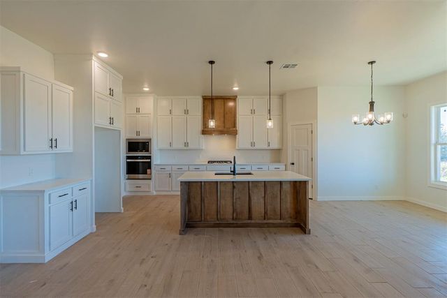 10621 Two Lakes Drive, Yukon, OK 73099