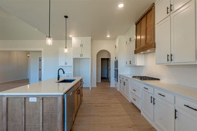 10621 Two Lakes Drive, Yukon, OK 73099