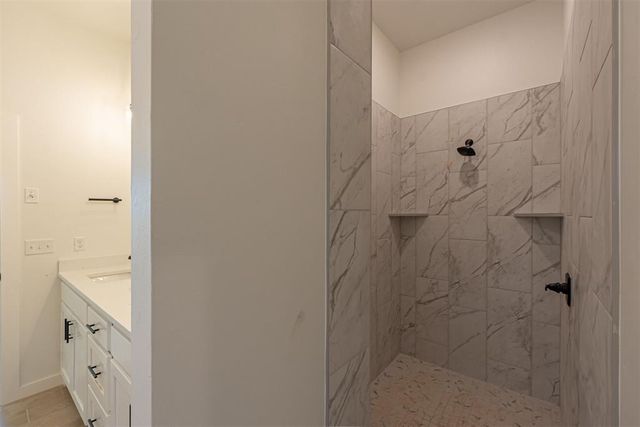 10621 Two Lakes Drive, Yukon, OK 73099