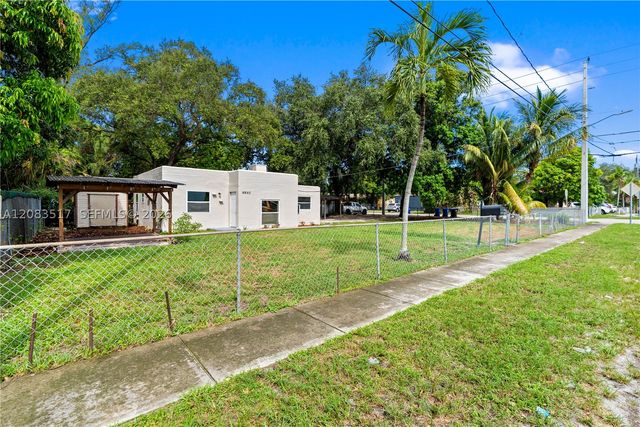 16860 NE 3rd Ct, North Miami Beach, FL 33162