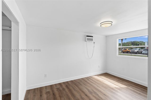 16860 NE 3rd Ct, North Miami Beach, FL 33162