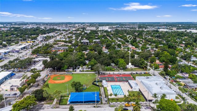 16860 NE 3rd Ct, North Miami Beach, FL 33162