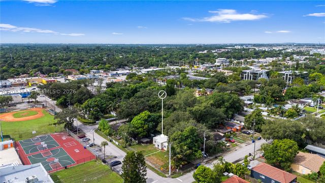16860 NE 3rd Ct, North Miami Beach, FL 33162