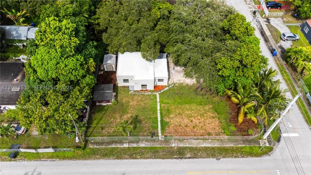 16860 NE 3rd Ct, North Miami Beach, FL 33162
