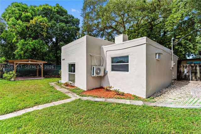 16860 NE 3rd Ct, North Miami Beach, FL 33162