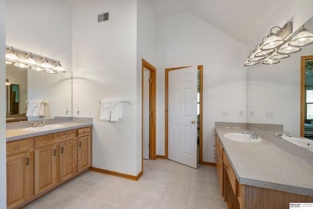 6335 S 178th Street, Omaha, NE 68135