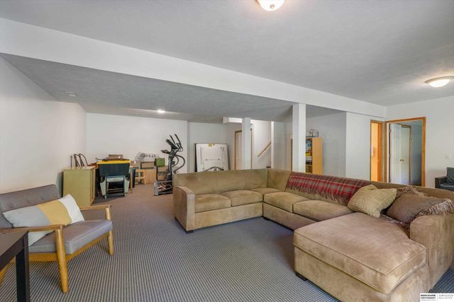 6335 S 178th Street, Omaha, NE 68135