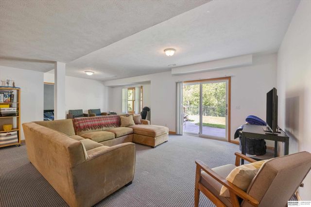 6335 S 178th Street, Omaha, NE 68135