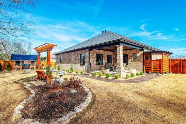 1265 Essex Drive, Benton, AR 72019