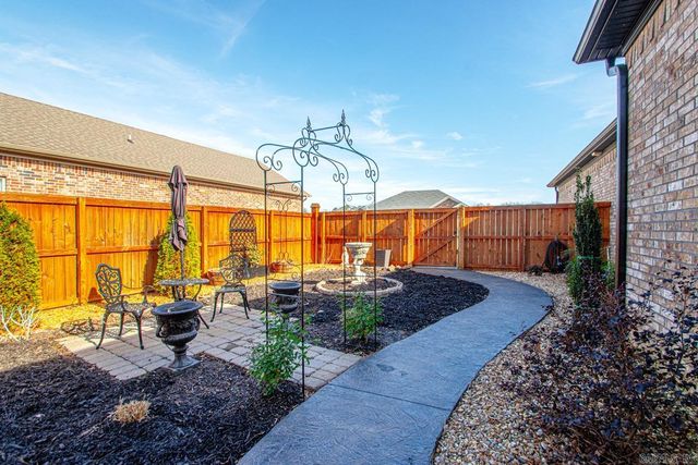 1265 Essex Drive, Benton, AR 72019