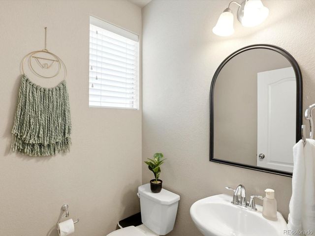 15504 W Auburn Avenue, Lakewood, CO 80228