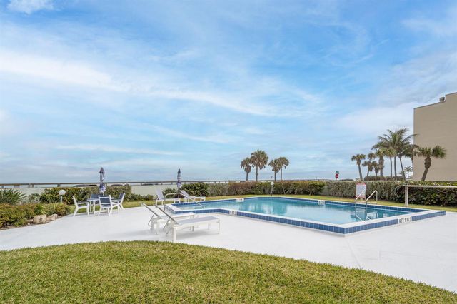 4049 Ocean Drive 505, Vero Beach, FL 32963